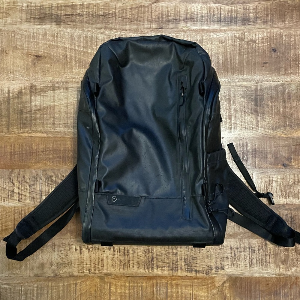 WANDRD Duo Daypack Backpack, 20L Camera Bag